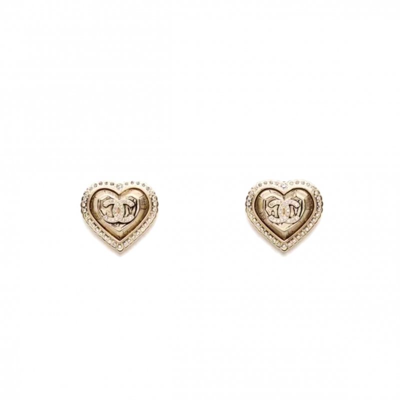 (image for) CHANEL HEART-SHAPED EARRINGS